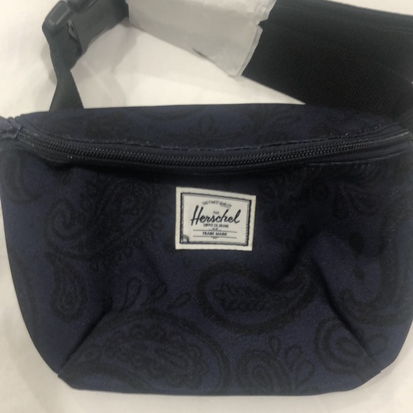 NWT HERSCHEL SUPPLY Fourteen Fanny Pack - Picture 4 of 4